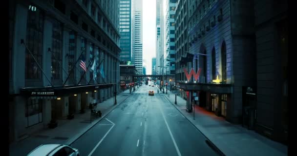 Luchtfoto Van Verlaten Straten Loop Downtown Chicago Thuisblijven Vanwege Corona — Stockvideo