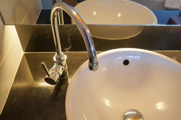 Grifo Lavabo Lujo Baño Hotel Lujo Para Lavado Cara Mano — Foto de Stock