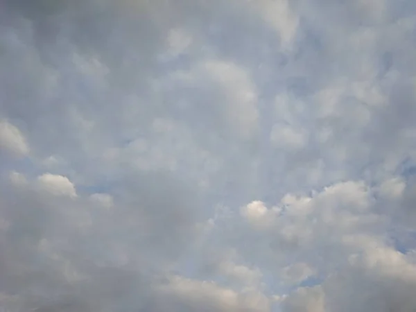 Cielo Nubes Con Luz Suave Del Sol — Foto de Stock