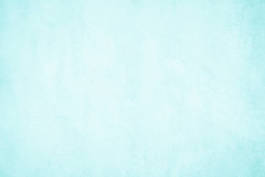 Suluboya ile boyanmış yumuşak pastel mavi dokular modern açık mavi tonlarda eski beton duvarlar. Sahte yüzey çimento taş duvar tahıl mahsulü üzerine soyut kağıt kum grunge çizilmiş.