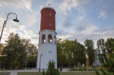 Kemeri Resort Park 'taki Kemeri Su Kulesi. Letonya.