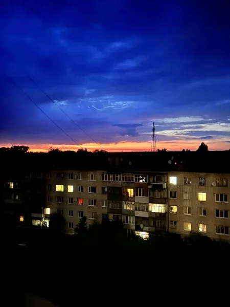 Красиве Вечірнє Небо Над Містом — стокове фото