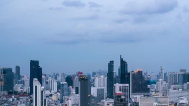 Metropolis 'teki şehir ve binaların gündüz ve gece geçiş süreleri