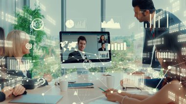 Şirket personeli toplantısındaki iş adamlarının yaratıcı görüntüsü