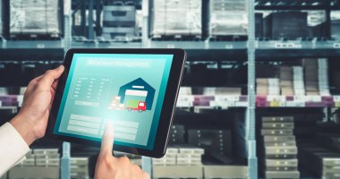 Bilgisayarda gerçek zamanlı izleme için depo yönetimi yenilikçi yazılımı