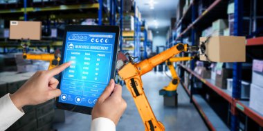 Yenilikçi depo ve fabrika dijital teknolojisi için akıllı robot kol sistemleri