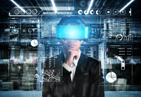 Yenilikçi VR depo yönetimi için gelecekteki sanal gerçeklik teknolojisi — Stok fotoğraf