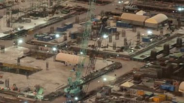 Metropolis 'te inşaat makineleri ile inşaat alanının zaman aşımı