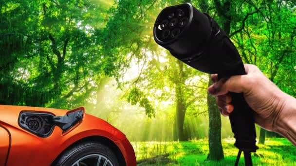 Σταθμός Φόρτισης Για Ηλεκτρικό Αυτοκίνητο Στην Έννοια Της Πράσινης Ενέργειας — Αρχείο Βίντεο