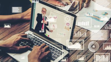 Şirket personeli toplantısındaki iş adamlarının yaratıcı görüntüsü