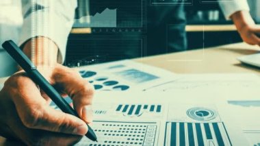 İş zekası teknolojisi ve büyük veri analitik karışık medya