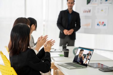 İş videosu çağrısı