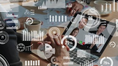 Şirket personeli toplantısındaki iş adamlarının yaratıcı görüntüsü