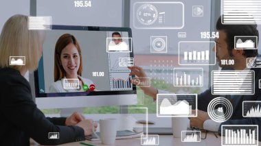 Şirket personeli toplantısındaki iş adamlarının yaratıcı görüntüsü