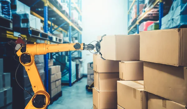Yenilikçi depo ve fabrika dijital teknolojisi için akıllı robot kol sistemi
