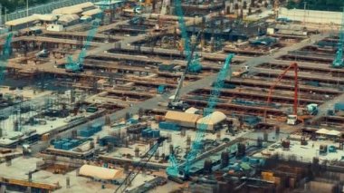 Metropolis 'te inşaat makineleri ile inşaat alanının zaman aşımı