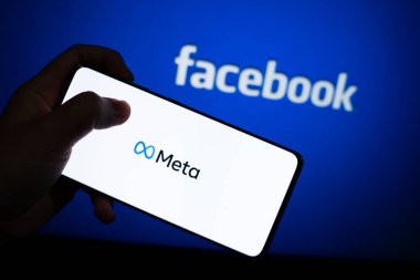 Meta logosu bir aygıt ekranında gösterilir