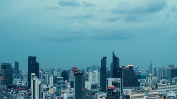Tempo de transição diurna e noturna lapso de paisagem urbana e edifícios em metrópole — Vídeo de Stock