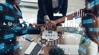 Kurumsal personel toplantısında iş adamlarının kavramsal vizyonu