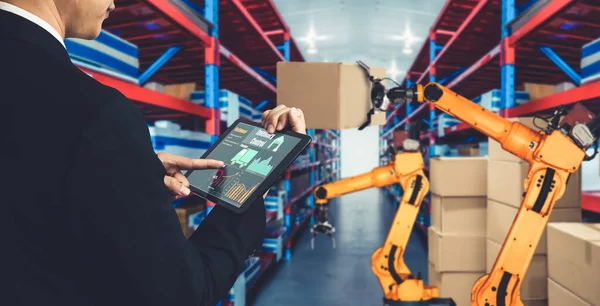 Smart robot arm systems for innovative warehouse and factory digital technology — Stock Photo, Image