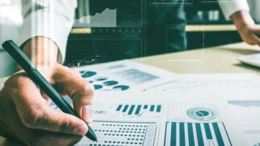 İş zekası teknolojisi ve büyük veri analitik karışık medya