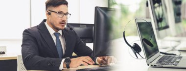 Ofiste çalışan, kulaklık takan iş adamları daha geniş görüşlü.