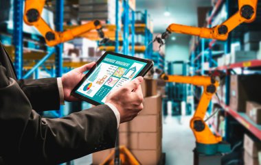 Yenilikçi depo ve fabrika dijital teknolojisi için akıllı robot kol sistemleri