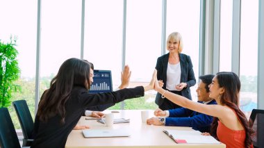 Dahiyane bilgisayar yazılımının iş veri paneli analizi