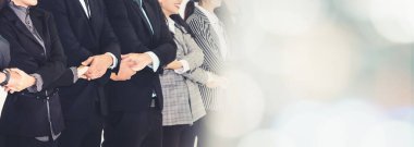 Başarılı iş adamlarının bir arada durması görüşü genişletiyor