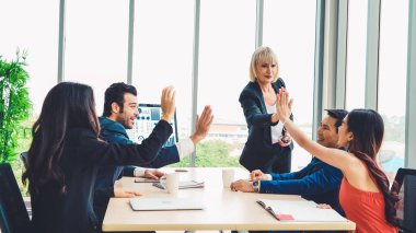 Dahiyane bilgisayar yazılımının iş veri paneli analizi