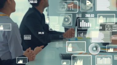 Şirket personeli toplantısındaki iş adamları imrendirici grafikle