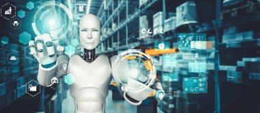 Yenilikçi endüstri robotu insan işçiler için depoda çalışıyor.