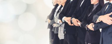 Başarılı iş adamlarının bir arada durması görüşü genişletiyor