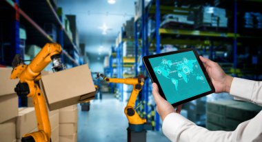 Yenilikçi depo ve fabrika dijital teknolojisi için akıllı robot kol sistemleri