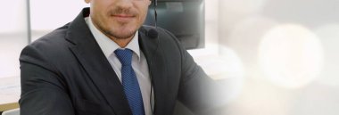 Geniş görünüm panoramik pankartta çağrı merkezi veya müşteri destek aracıName