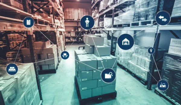 Smart warehouse management system with innovative internet of things technology — Stock Photo, Image