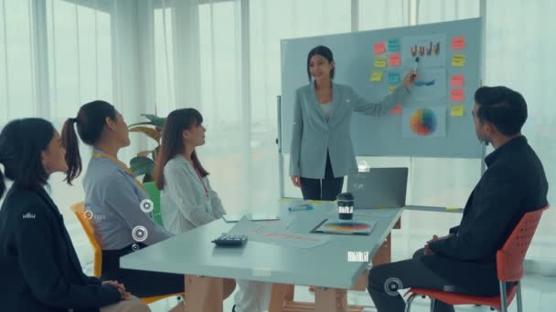 Les gens d'affaires dans le personnel de l'entreprise réunion avec graphique imaginaire — Video
