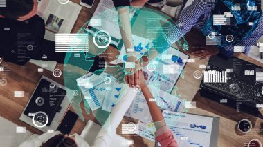 Kurumsal personel toplantısında iş adamlarının kavramsal vizyonu