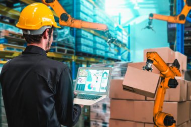 Yenilikçi depo ve fabrika dijital teknolojisi için akıllı robot kol sistemleri