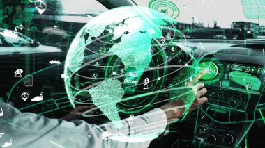 Sürücü koltuğunda konseptli adam olan otonom bir araba.