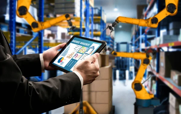 Smart robot arm systems for innovative warehouse and factory digital technology — Stock Photo, Image