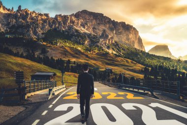 2022 Yeni Yıl Yolculuğu ve Gelecek Vizyon Konsepti