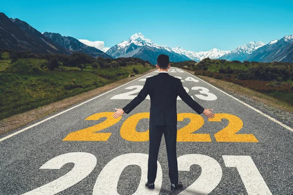 The 2022 New Year journey and future vision concept — Stock Photo, Image