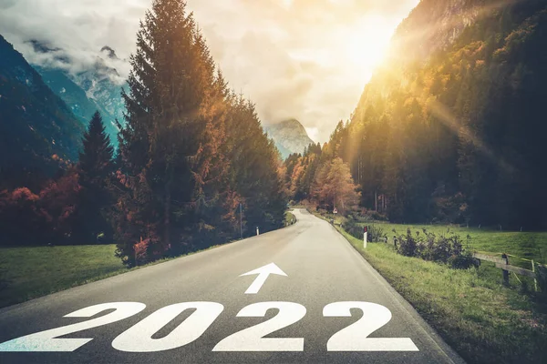 2022 Nouvel An voyage sur la route et concept de vision d'avenir — Photo