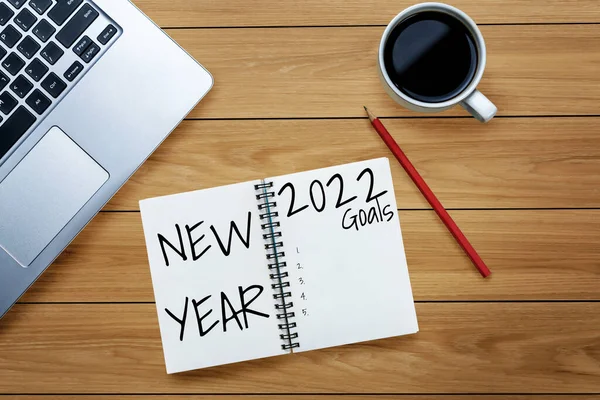 2022 Щасливий список цілей новорічної резолюції та плани встановлення — стокове фото