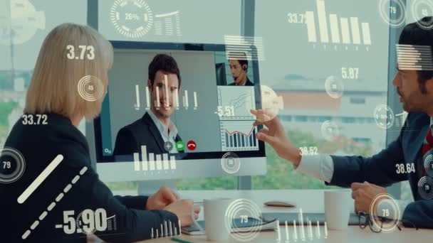 Kreative Visualisierung von Geschäftsleuten in einer Mitarbeiterversammlung per Videoanruf — Stockvideo