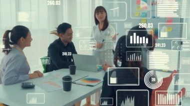 Şirket personeli toplantısındaki iş adamları imrendirici grafikle