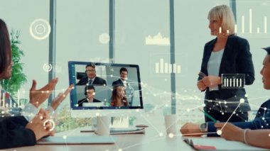 Şirket personeli toplantısındaki iş adamlarının yaratıcı görüntüsü