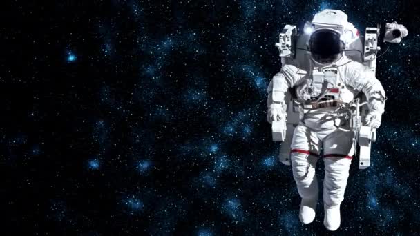 Astronauta astronauta hacer caminata espacial mientras trabaja para la misión de vuelos espaciales — Vídeo de stock