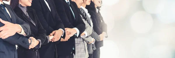 Successful business people standing together broaden view — Stock Photo, Image